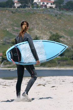 proper way to wax a surfboard