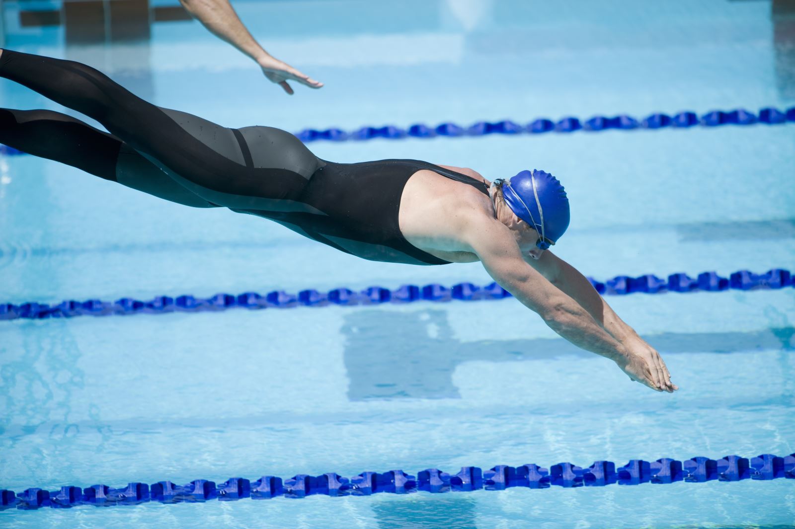 How Do Swim Suits Help Improve a Swimmer's Performance? - Interesting  Engineering