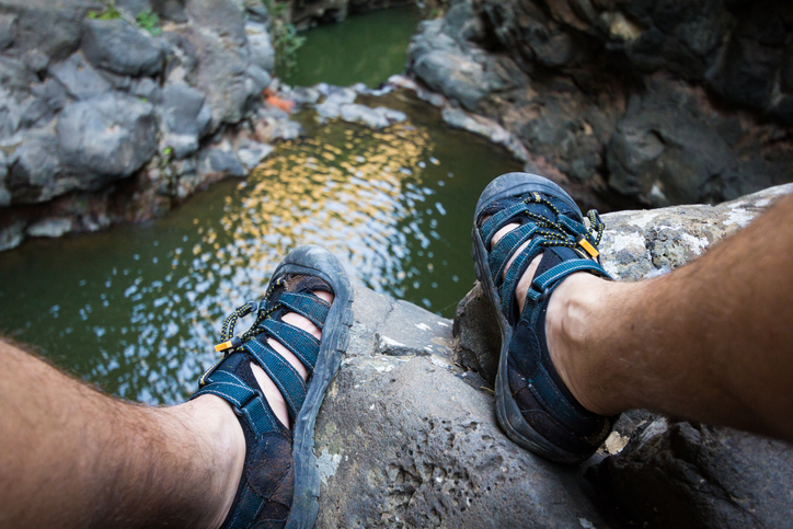 Toe shoes for store hiking