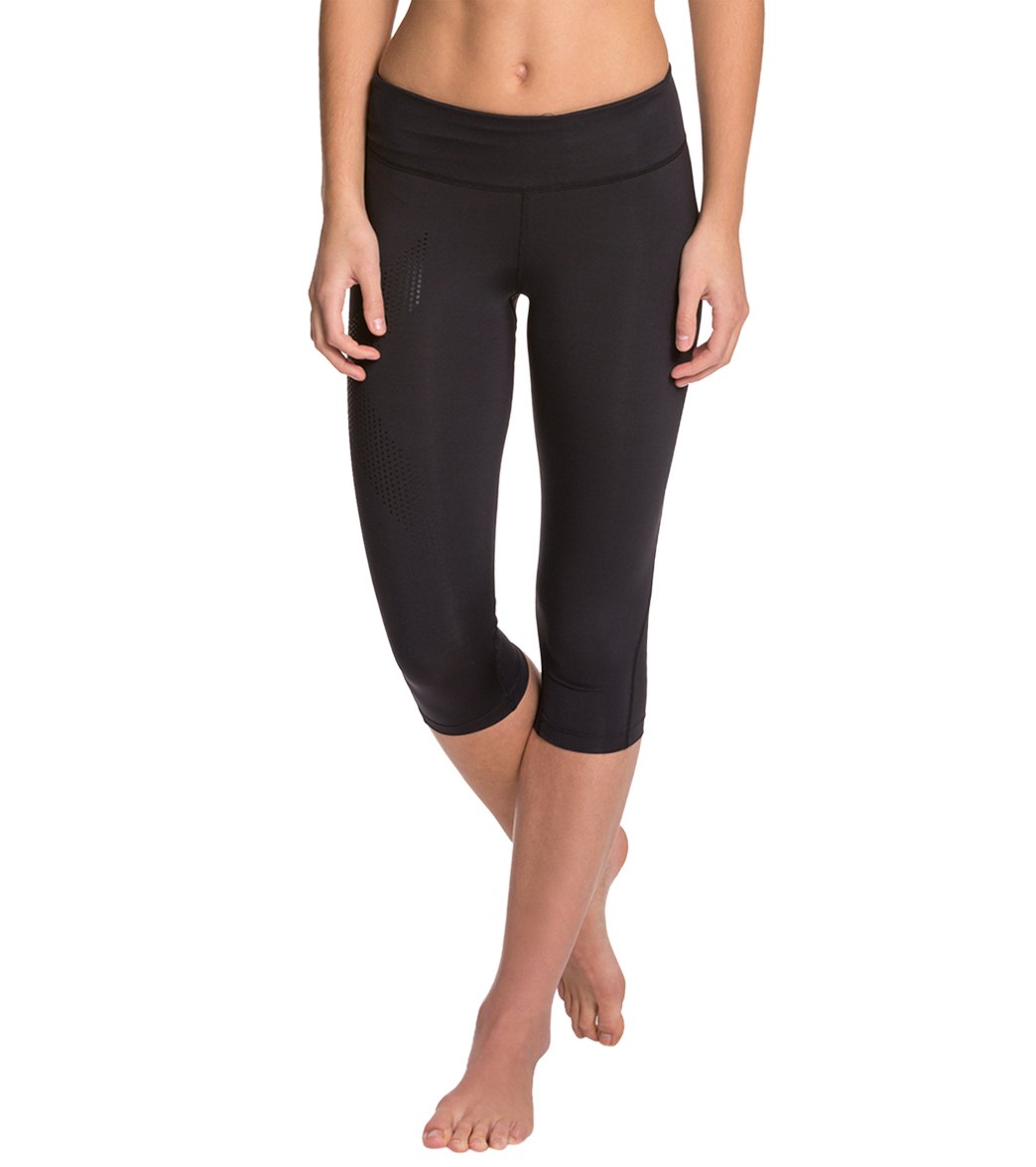 2XU Women's Mid Rise 3/4 Compression Tights at SwimOutlet.com - Free ...