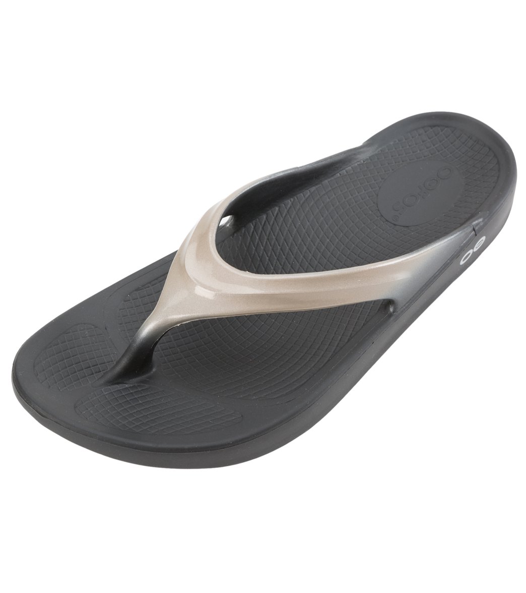 oofos outlet near me