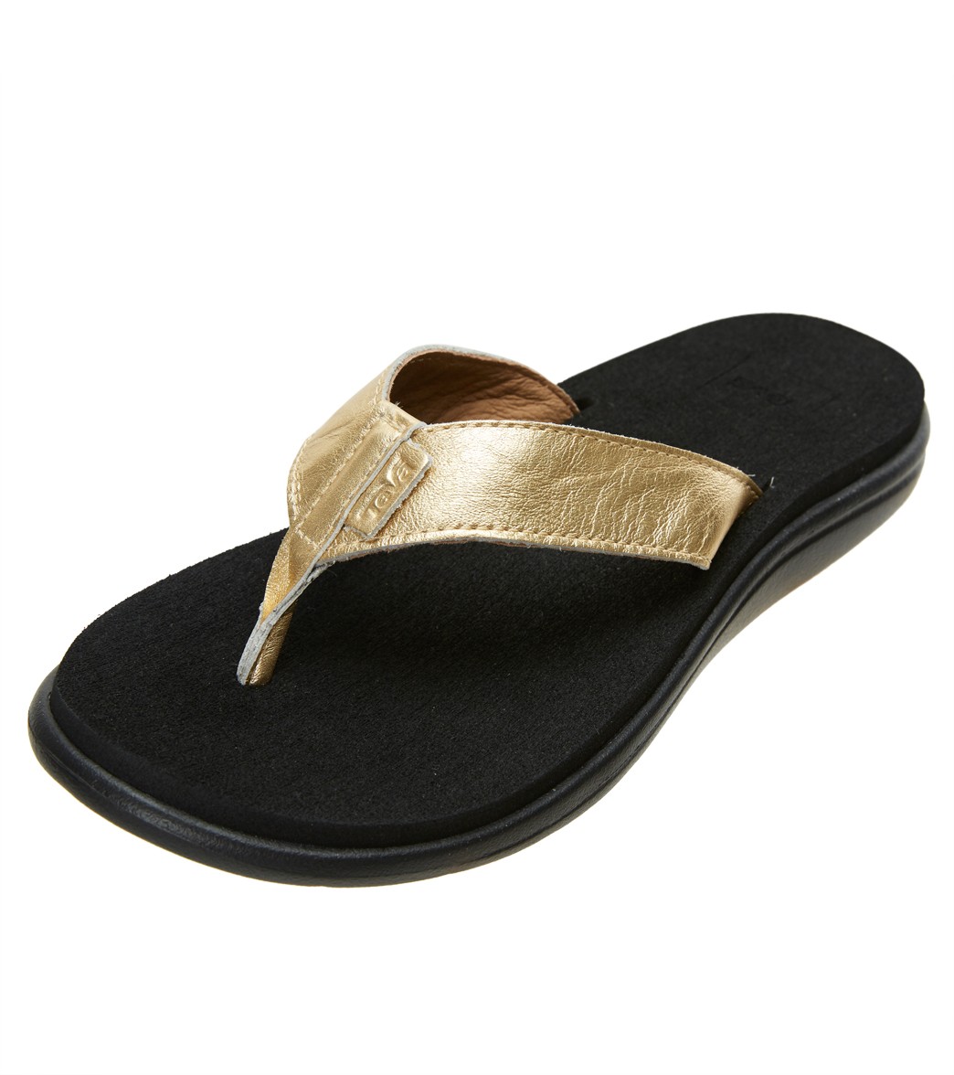 teva metallic sandals