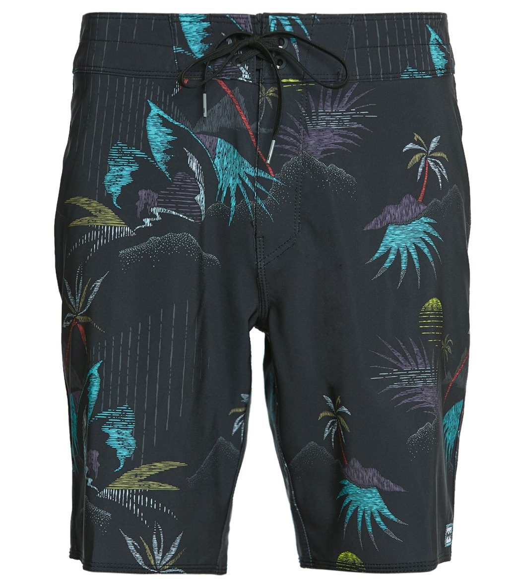 Billabong Men's Sundays Pro 19" Board Short at Free